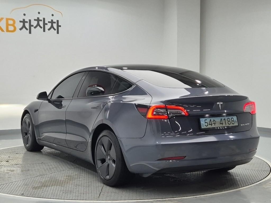 Tesla Model 3 EV AWD