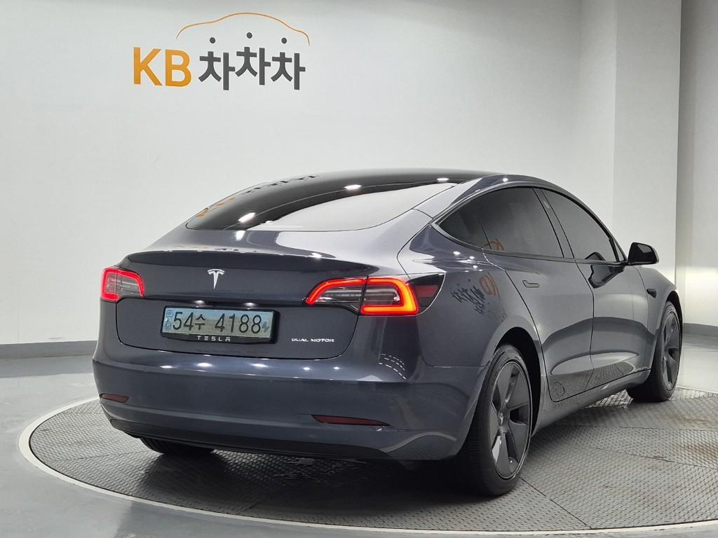 Tesla Model 3 EV AWD