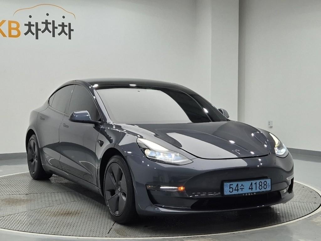 Tesla Model 3 EV AWD