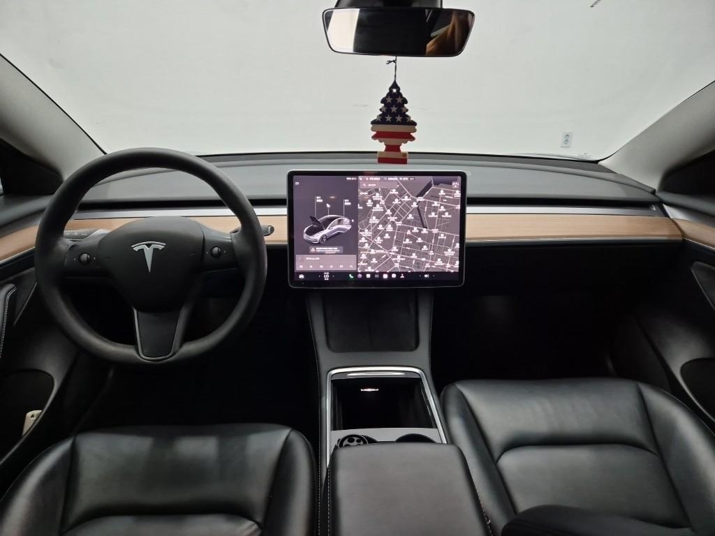 Tesla Model 3 EV AWD