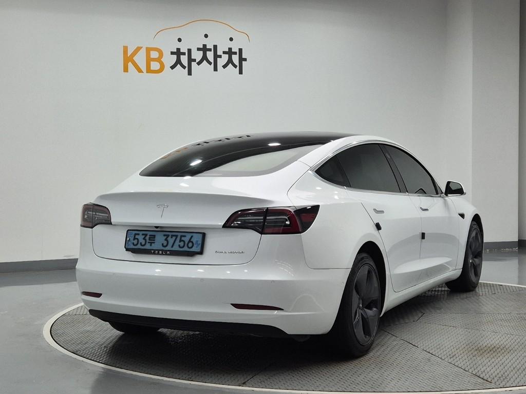 Tesla Model 3 EV AWD
