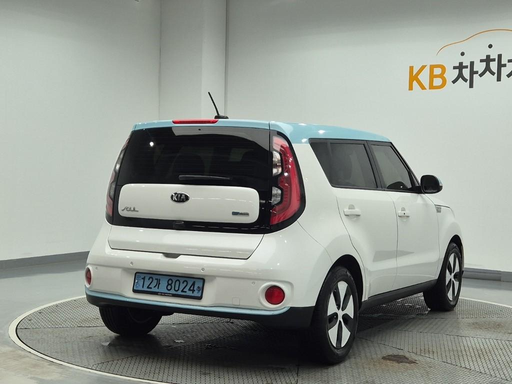 Kia Soul EV 4