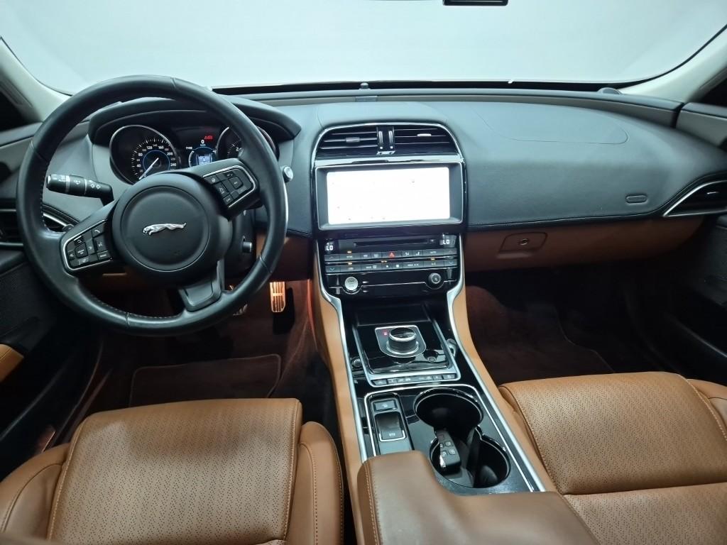 JAGUAR XE 2.0 20d AWD