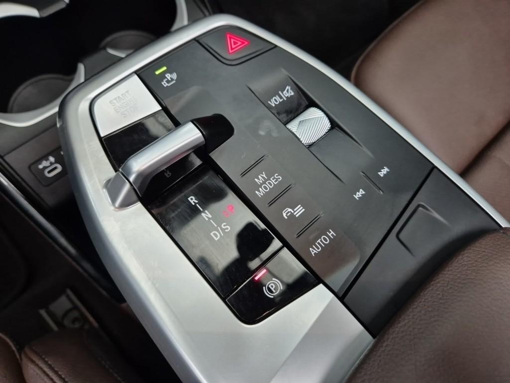 BMW X1(3rd Gendration) 20i SDrive