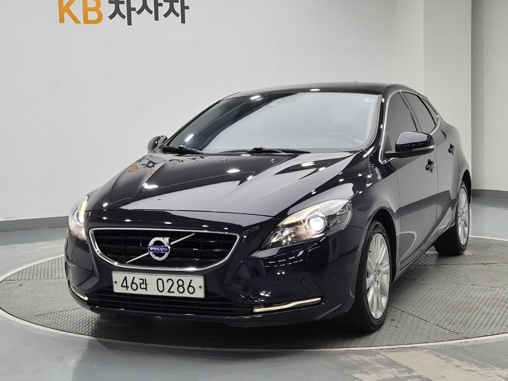 VOLVO V40 (2nd Generation) D3