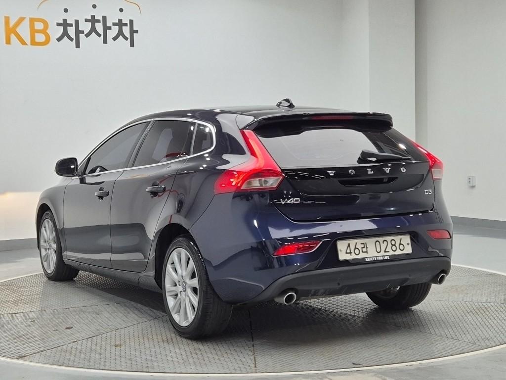 VOLVO V40 (2nd Generation) D3