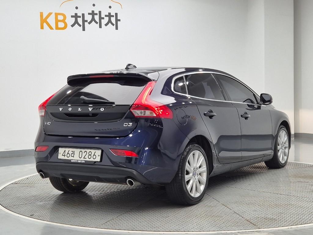 VOLVO V40 (2nd Generation) D3