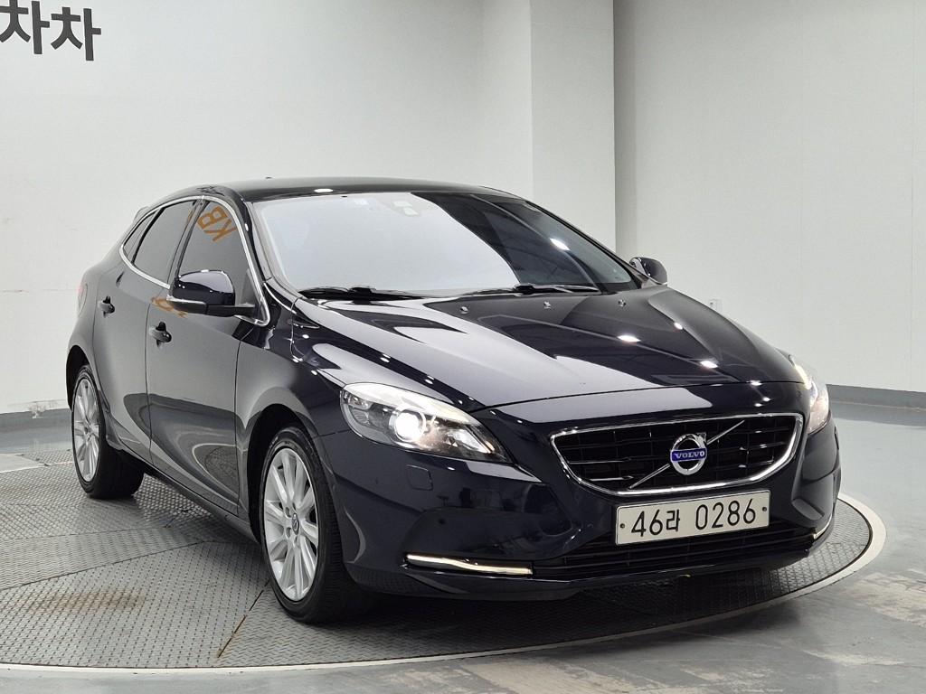 VOLVO V40 (2nd Generation) D3