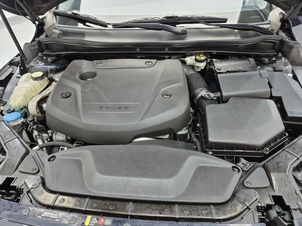 VOLVO V40 (2nd Generation) D3