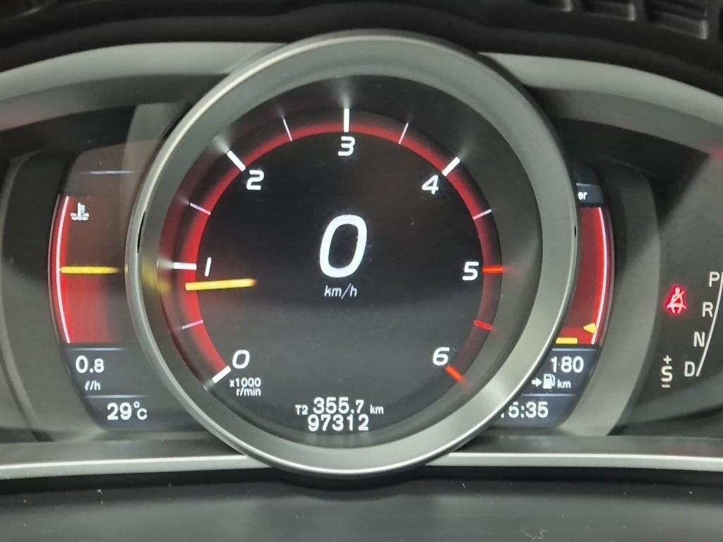 VOLVO V40 (2nd Generation) D3