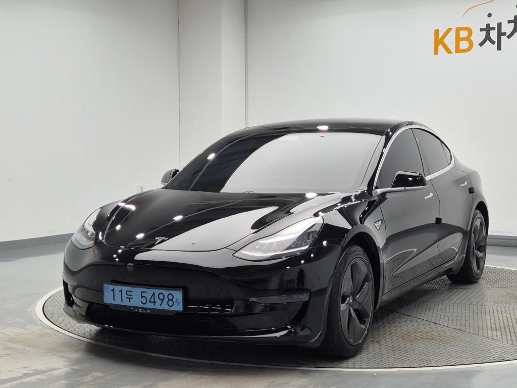 Tesla Model 3 EV AWD