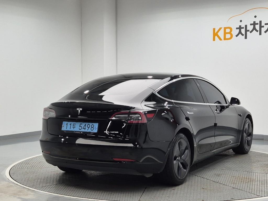 Tesla Model 3 EV AWD