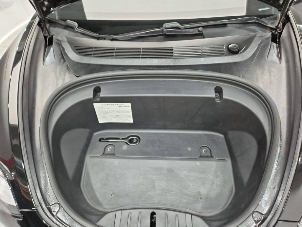 Tesla Model 3 EV AWD