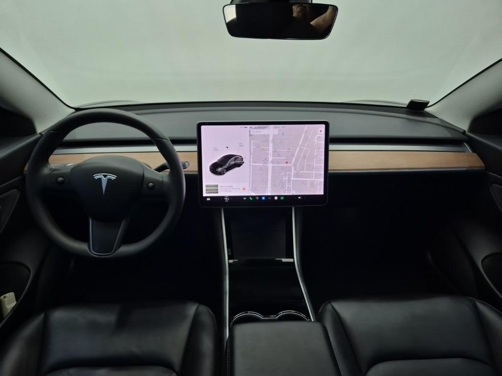 Tesla Model 3 EV AWD