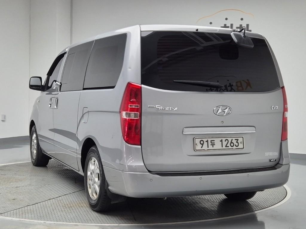 Hyundai Starex Grand CVX Premium 2.5 VGT/ WGT 5 Van 3