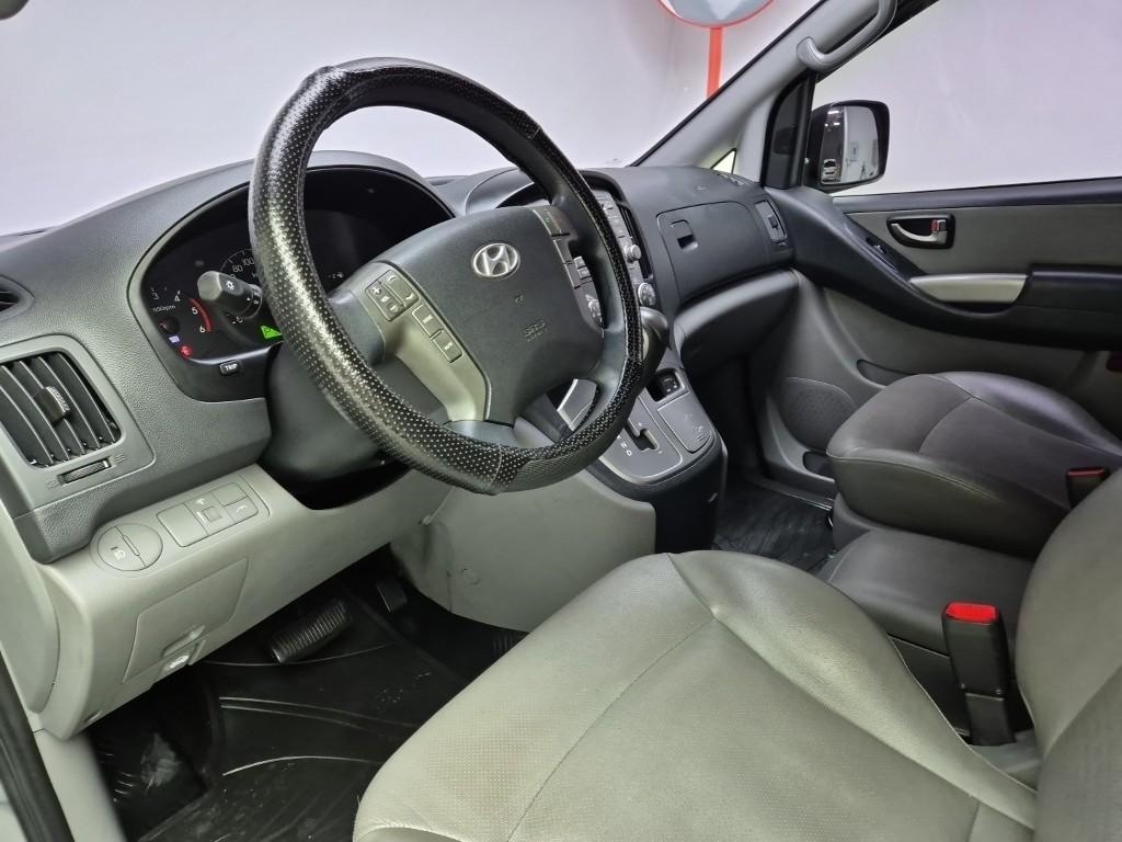 Hyundai Starex Grand CVX Premium 2.5 VGT/ WGT 5 Van 8