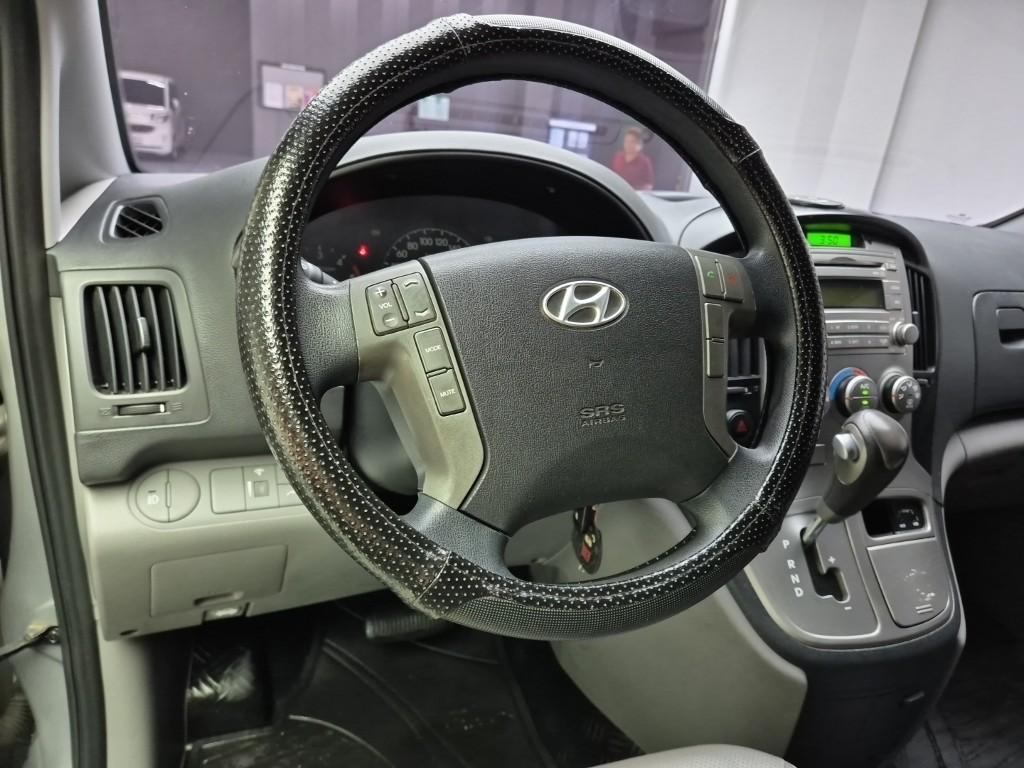 Hyundai Starex Grand CVX Premium 2.5 VGT/ WGT 5 Van 10