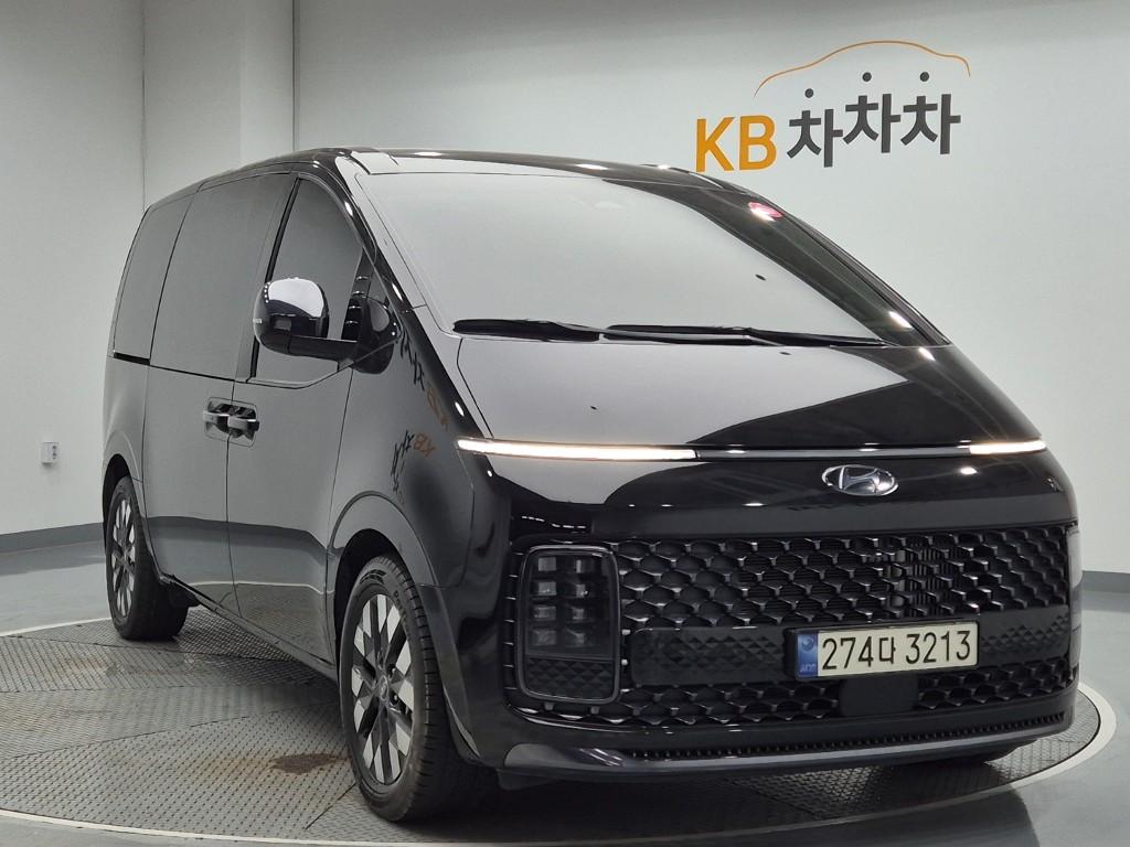 HYUNDAI Staria 2.2 Diesel Lounge 7-Seater 4W