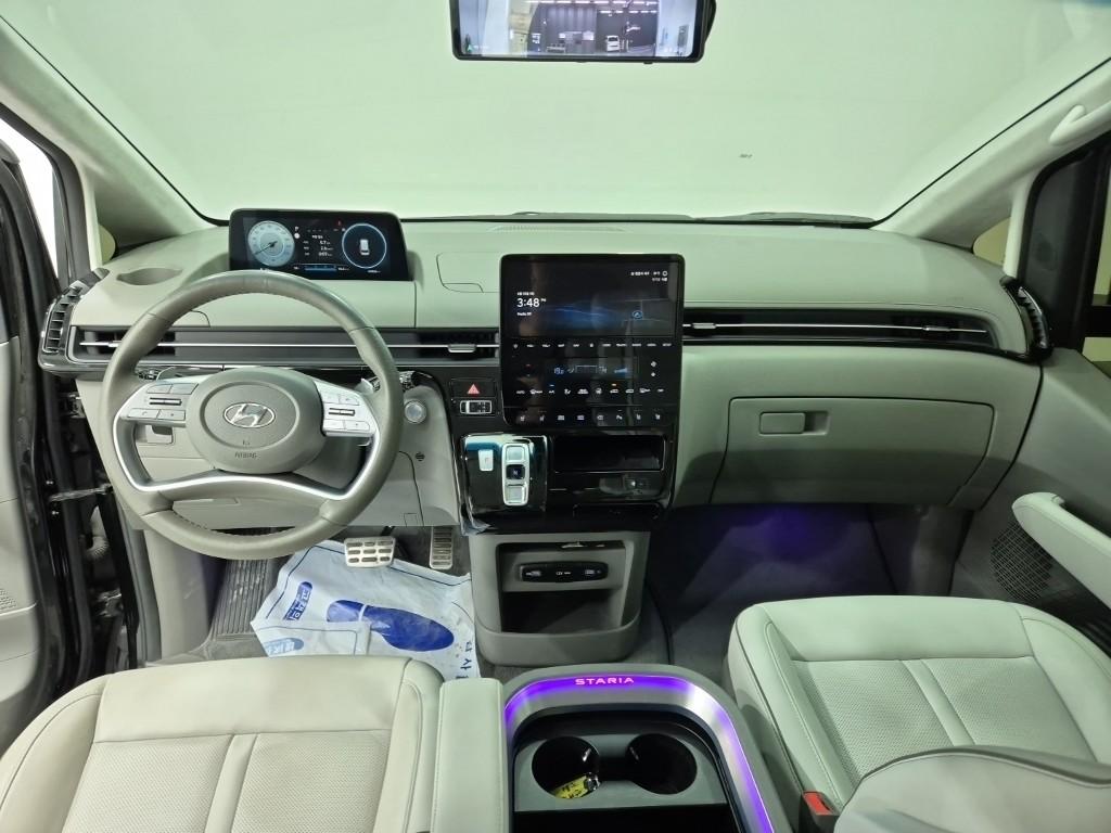 HYUNDAI Staria 2.2 Diesel Lounge 7-Seater 4W