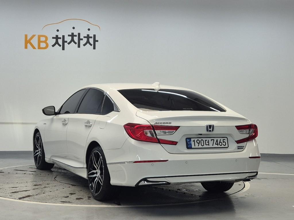 HONDA Accord (10th Generation) 2.0 Hybrid