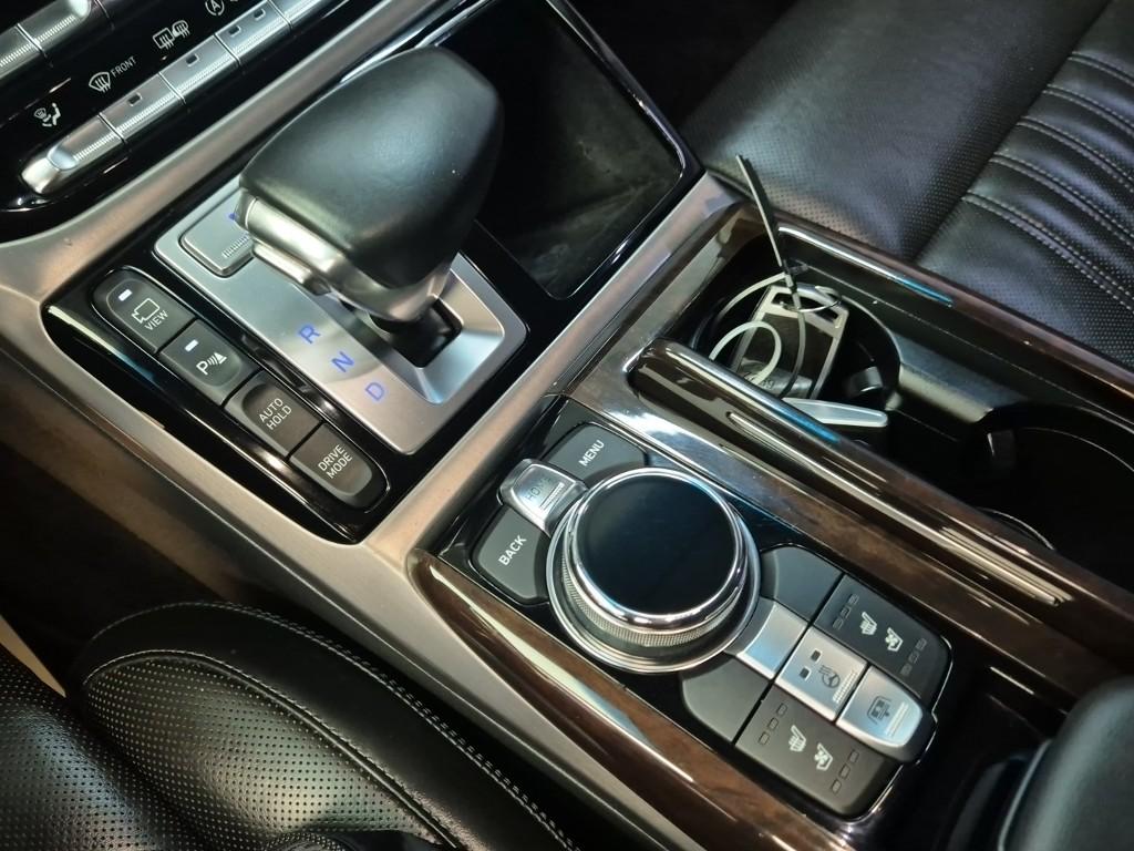 GENESIS EQ900 3.8 GDi AWD