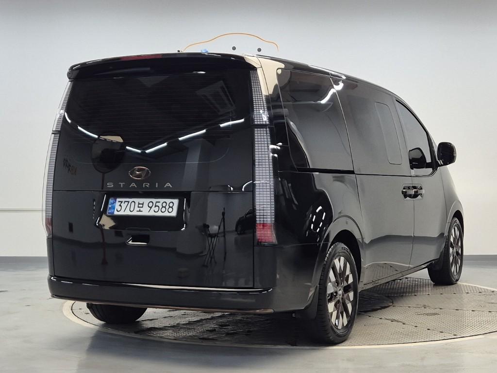 Hyundai Staria Inspiration Diesel 2.2 Lounge 2WD — фото 3