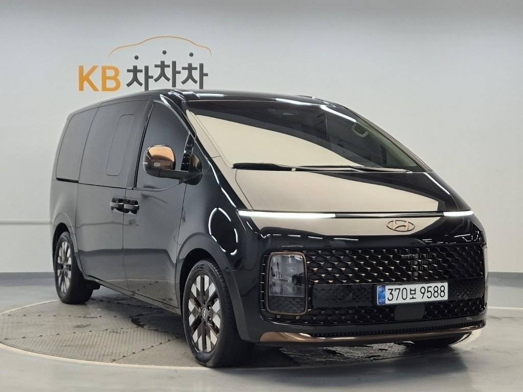 Hyundai Staria Inspiration Diesel 2.2 Lounge 2WD — фото 4