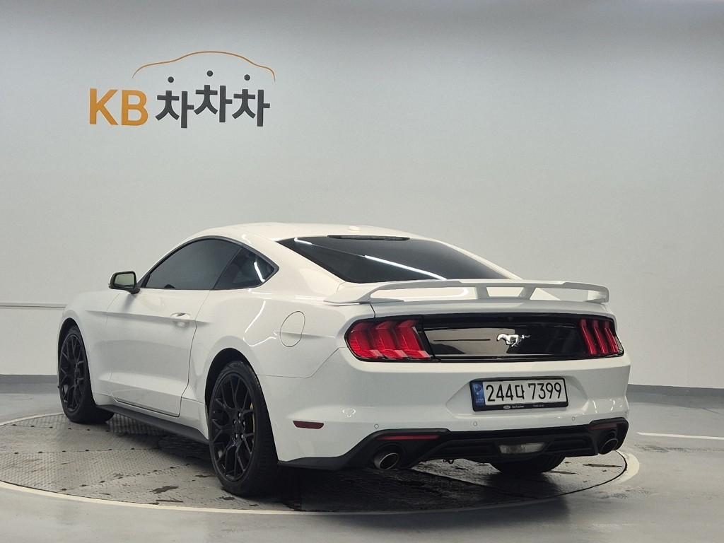 FORD Mustang (6th Generation) Coupe 2.3