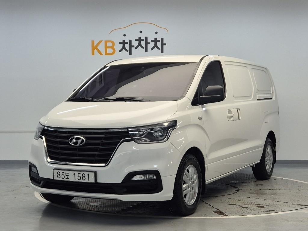 Hyundai Starex Grand Smart 2.5 WGT/ VGT 3 Van M/ T 2