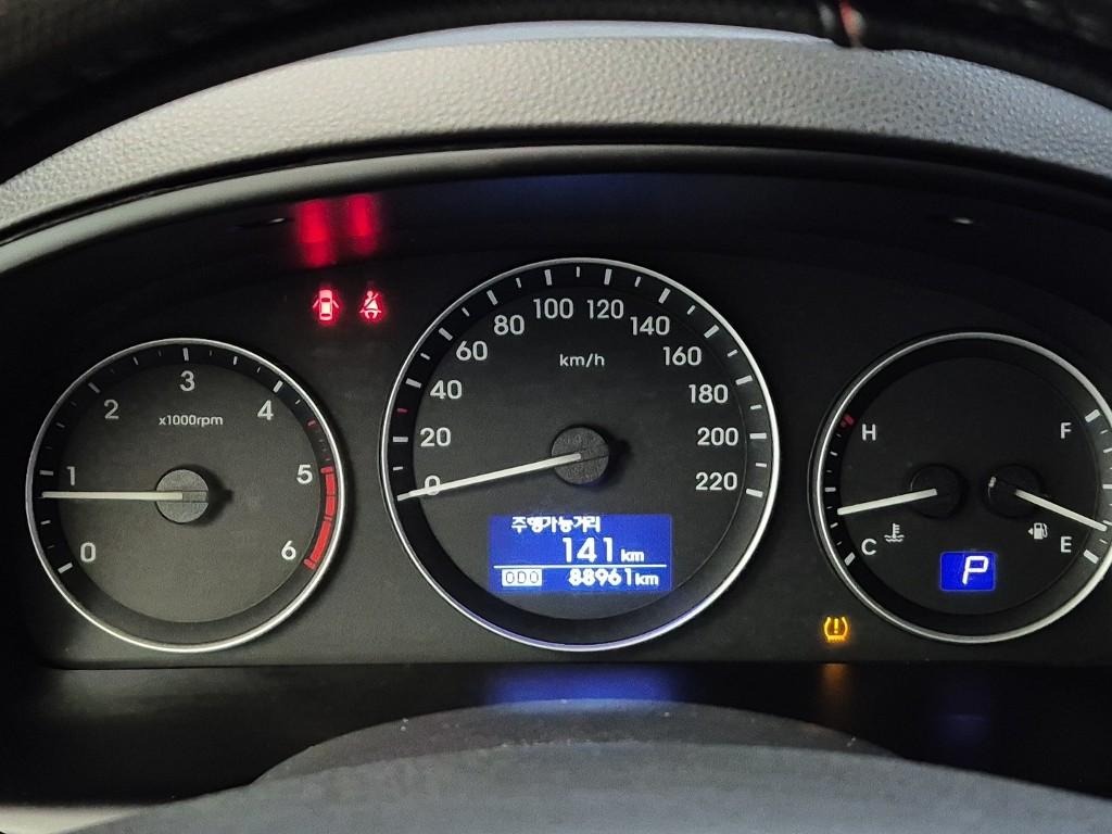 Hyundai Starex Grand Smart 2.5 WGT/ VGT 3 Van M/ T 7