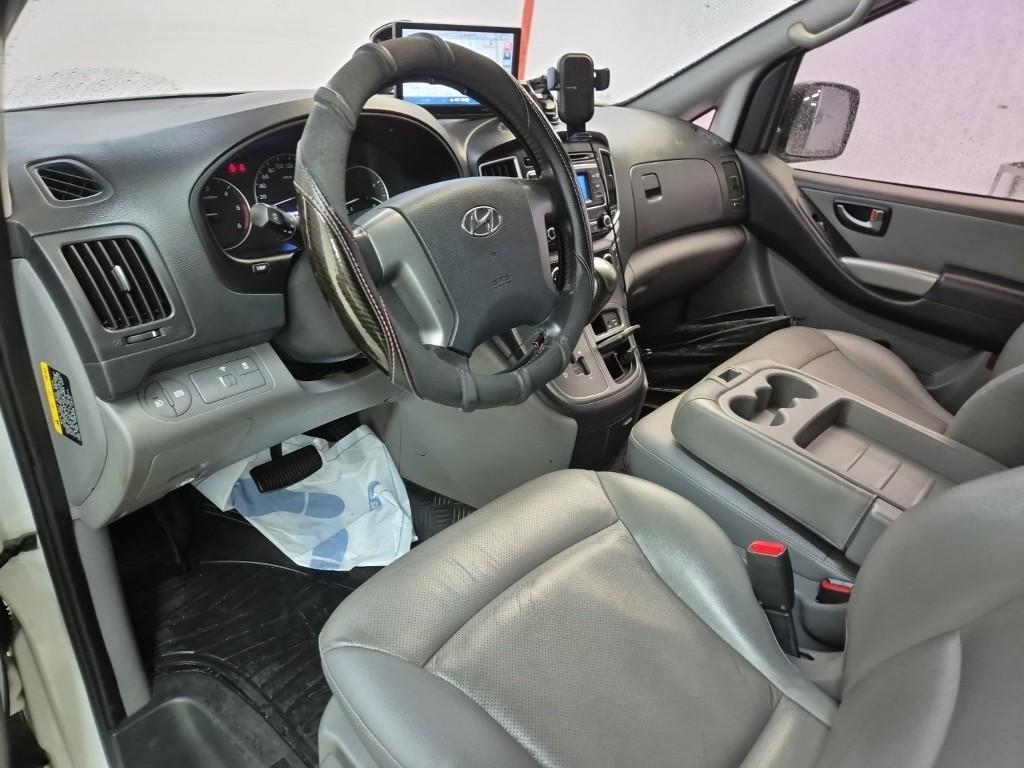 Hyundai Starex Grand Smart 2.5 WGT/ VGT 3 Van M/ T 8