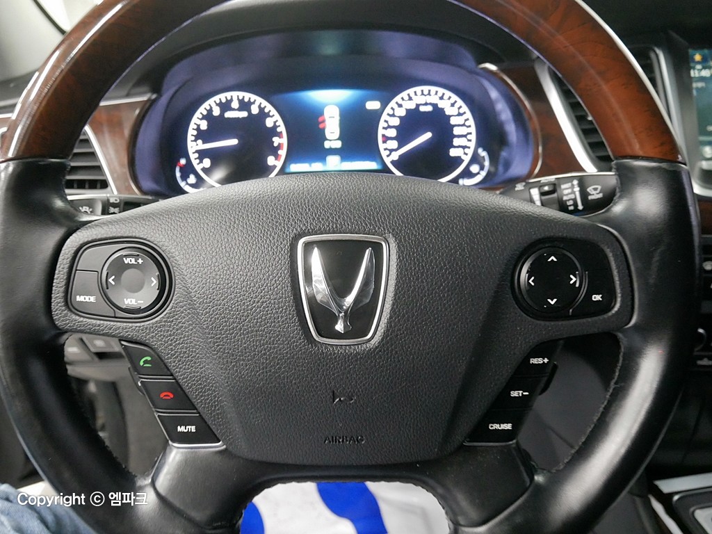 HYUNDAI Ecuus (New Model) VS380