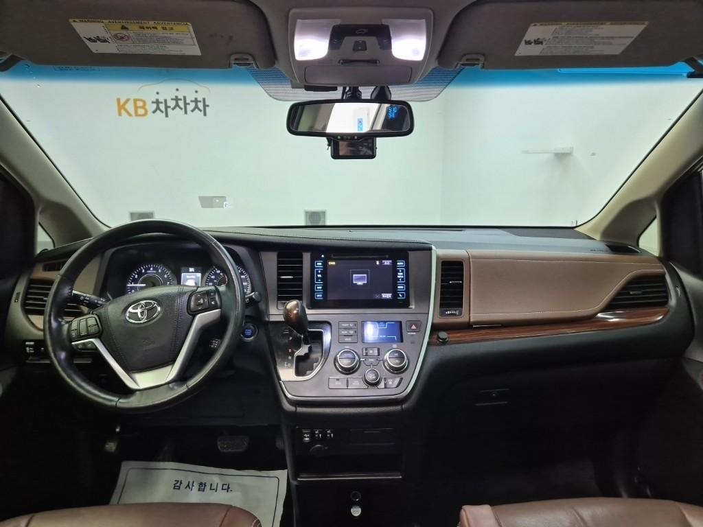 TOYOTA Sienna (3rd Generation) 3.5 AWD