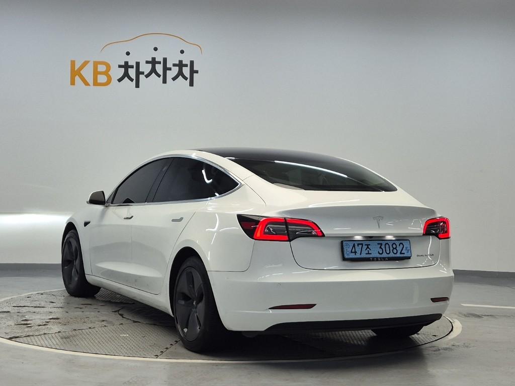 Tesla Model 3 EV AWD