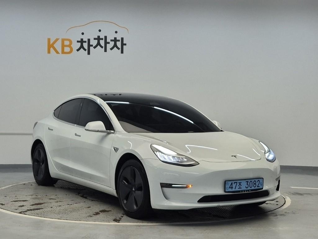 Tesla Model 3 EV AWD