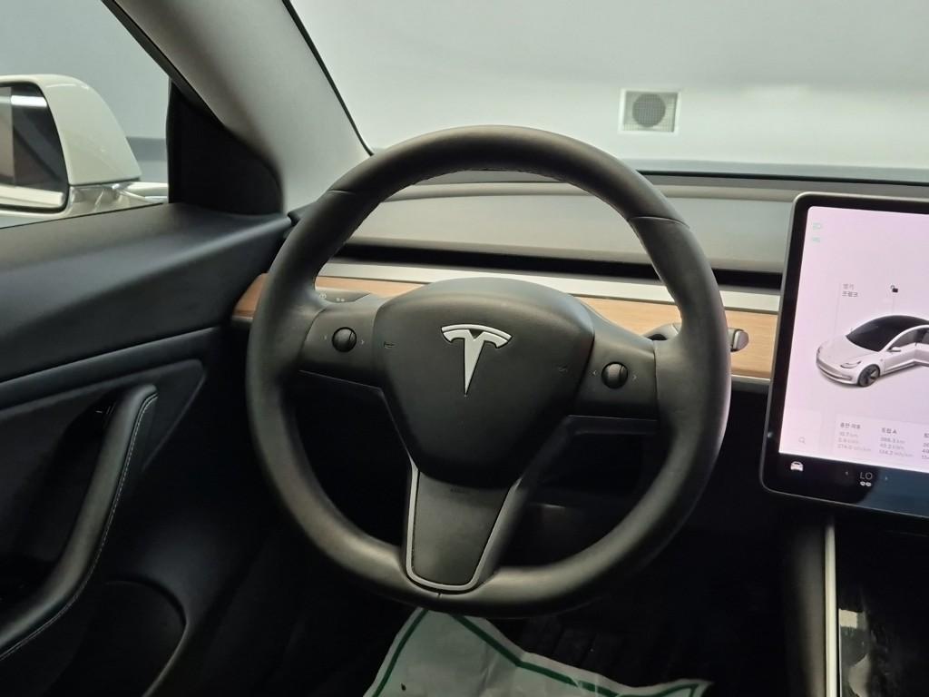 Tesla Model 3 EV AWD
