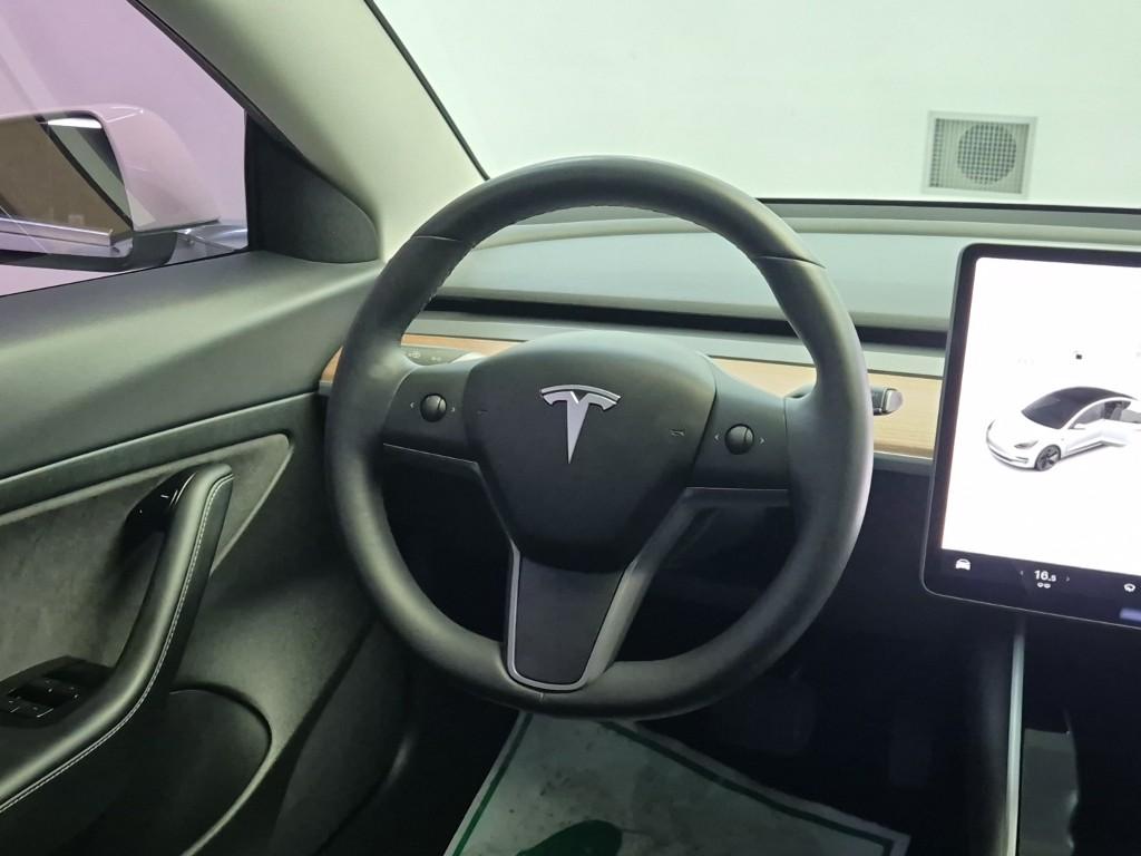 Tesla Model 3 EV RWD