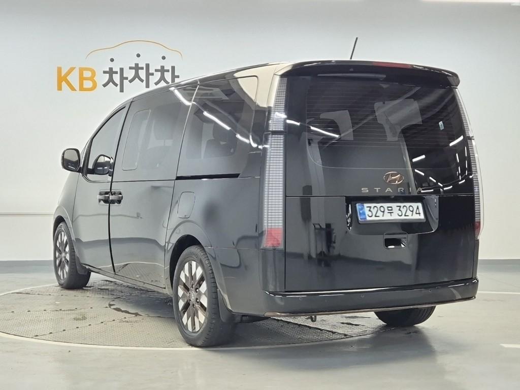 HYUNDAI Staria 2.2 Diesel Lounge 7-Seater 2W