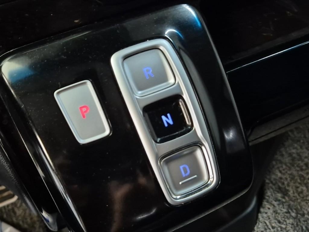 HYUNDAI Staria 2.2 Diesel Lounge 7-Seater 2W