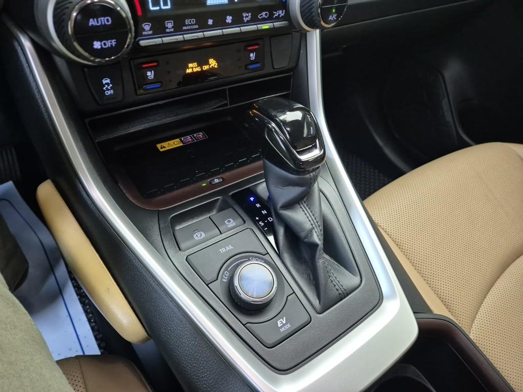 TOYOTA RAV4 (5th Generation) 2.5 AWD Hybrid