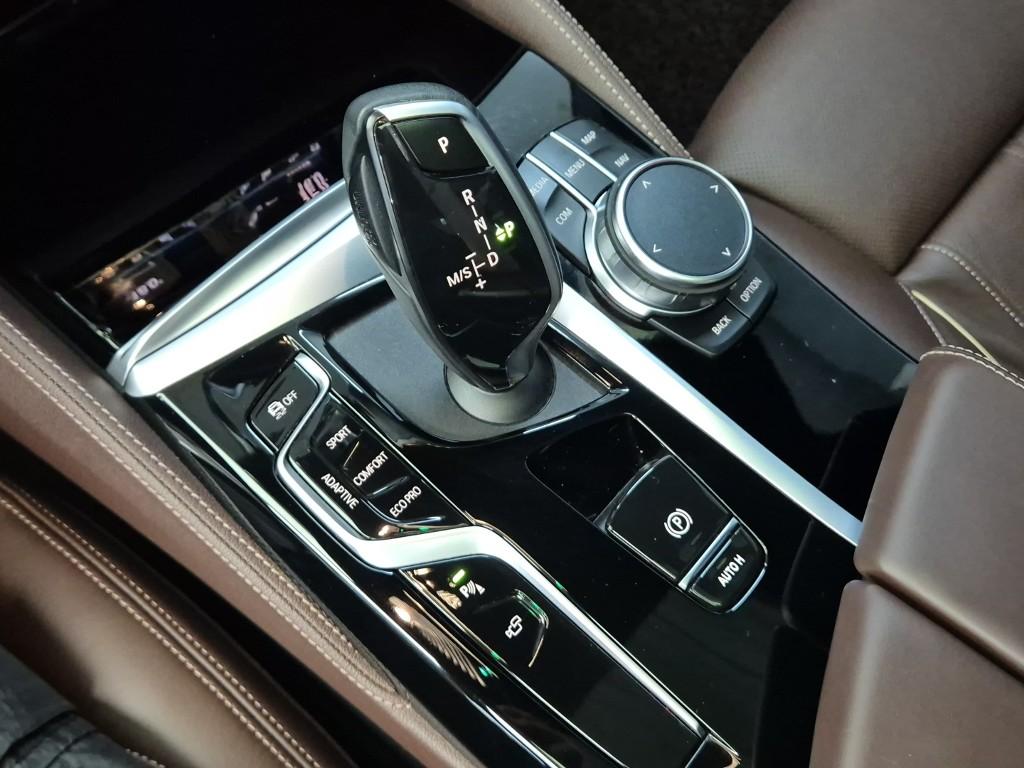 BMW 5 Series (7th Generation) M550i XDrive
