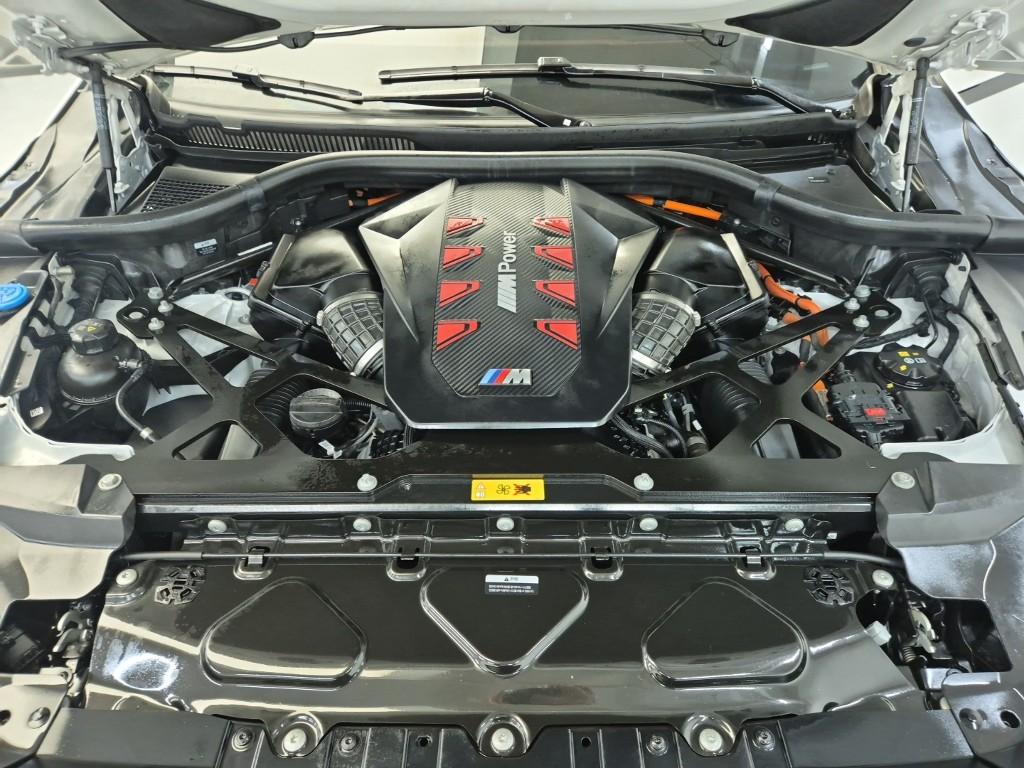 BMW XM 4.4 V8 PHEV