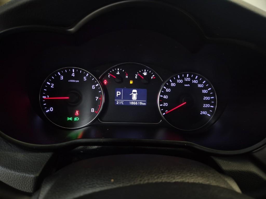KIA All New Carens 2.0 LPI
