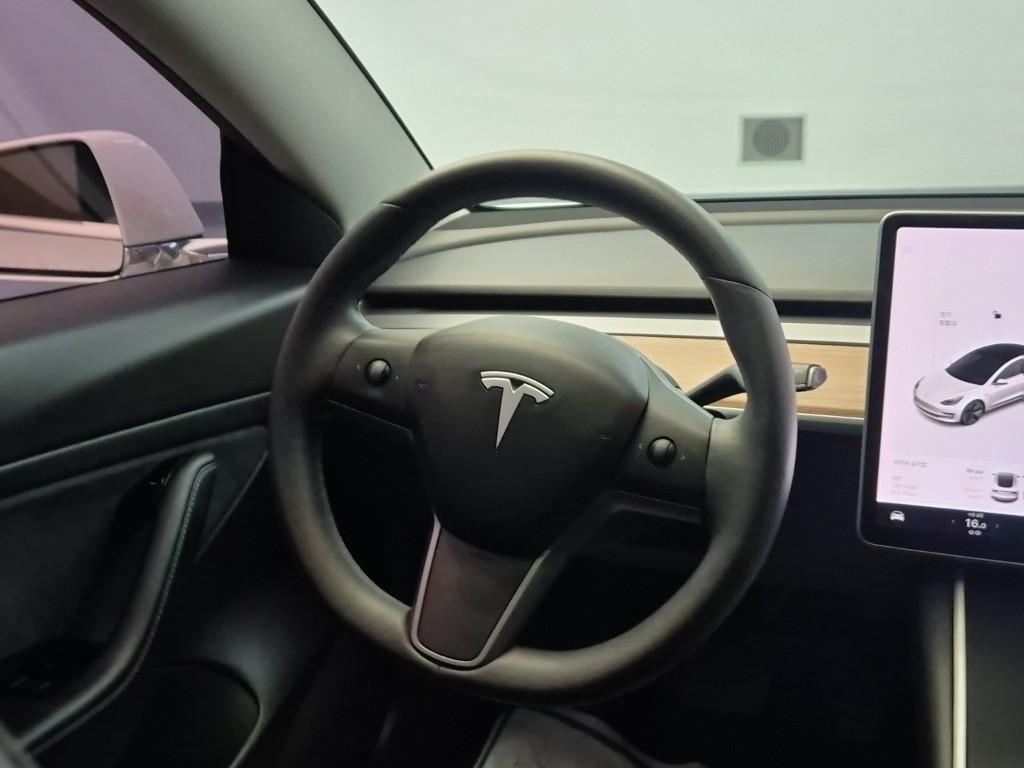 Tesla Model 3 EV RWD