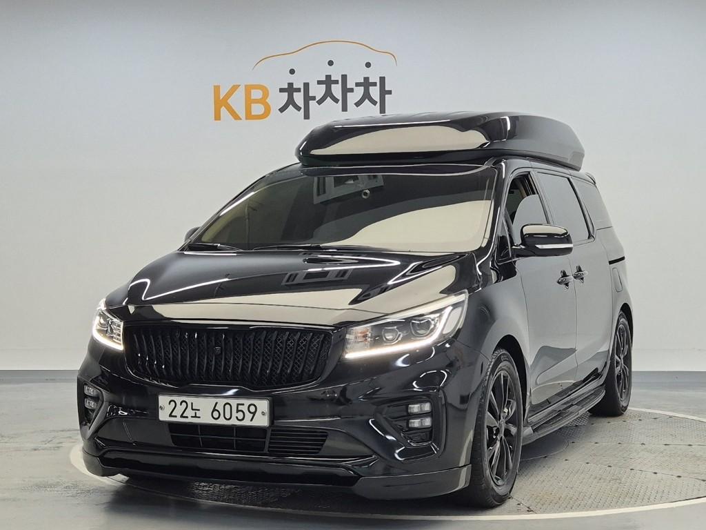 KIA The New Carnival Hi-Limousine 9-Seater Gasoline