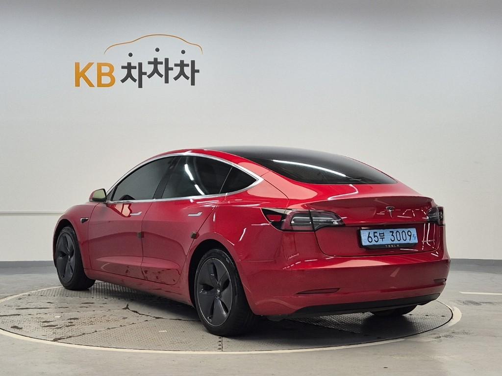 Tesla Model 3 EV AWD