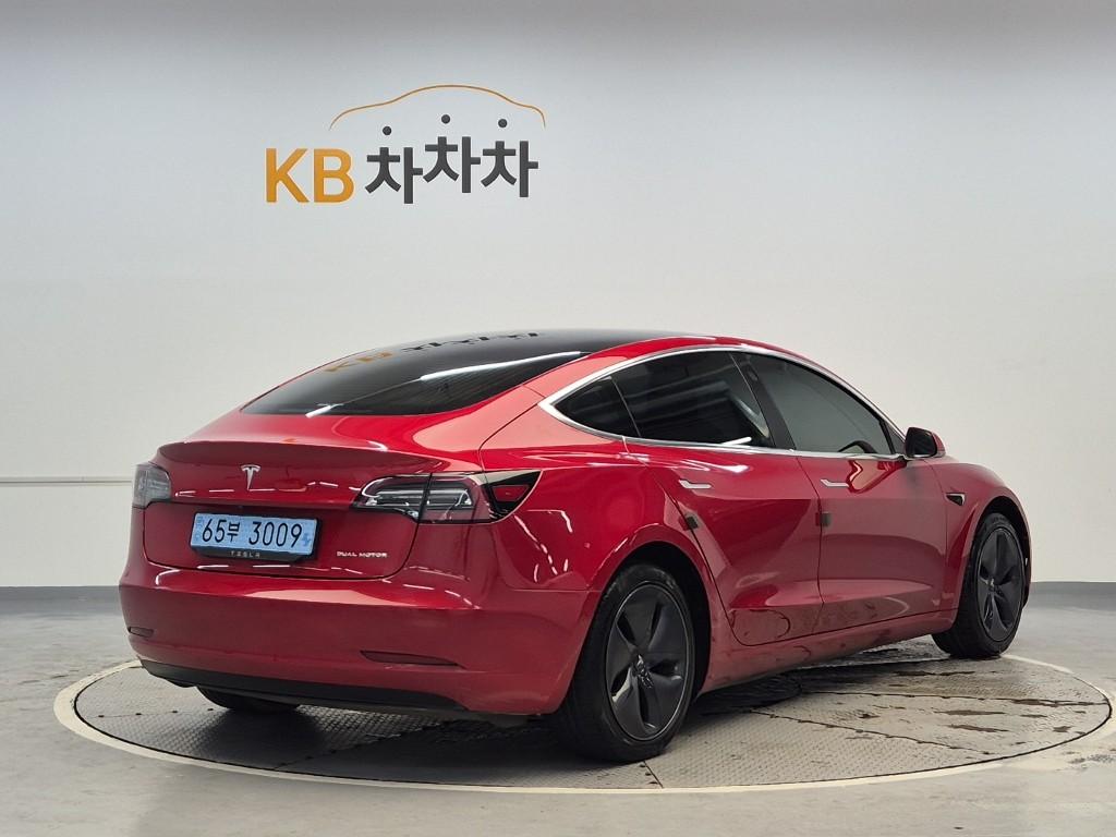 Tesla Model 3 EV AWD