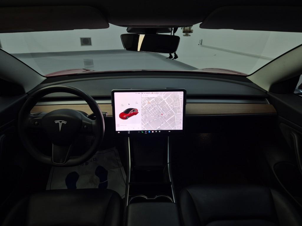 Tesla Model 3 EV AWD