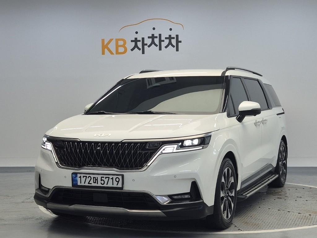 KIA New Carnival 9-Seater Diesel