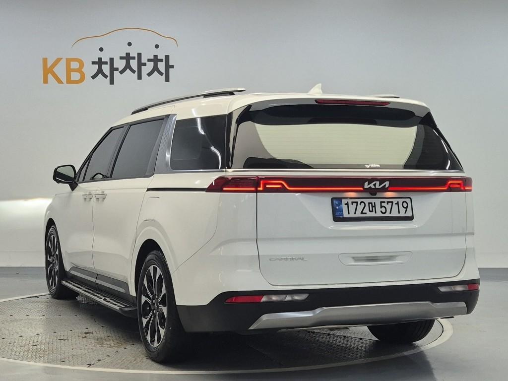 KIA New Carnival 9-Seater Diesel